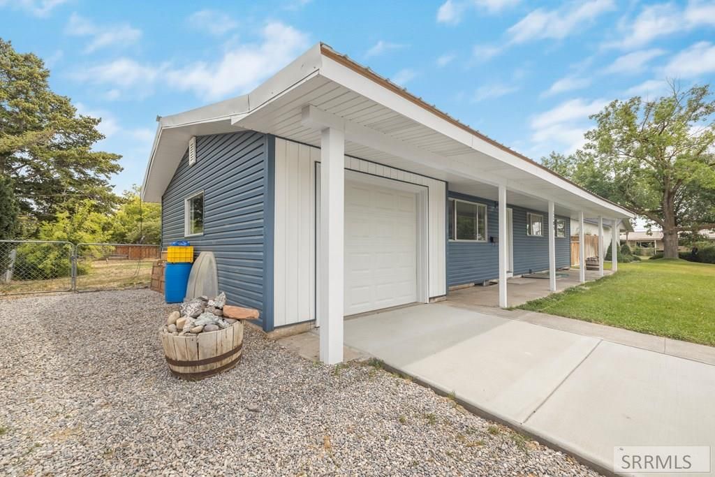 Image 2 of property listing at 2285 Curlew Drive, Ammon, ID 83406