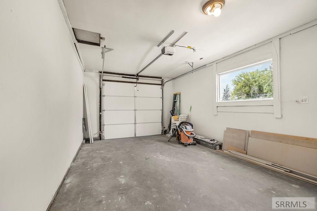 Image 21 of property listing at 2285 Curlew Drive, Ammon, ID 83406