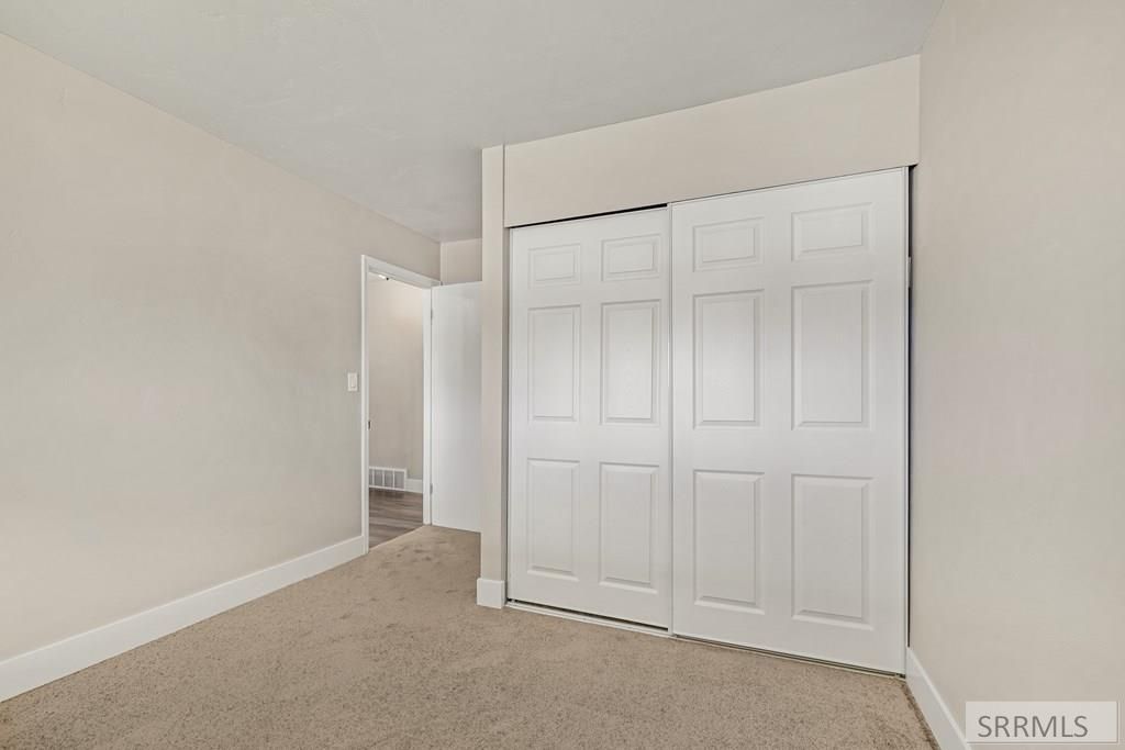 Image 8 of property listing at 2285 Curlew Drive, Ammon, ID 83406