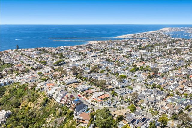 541 Hazel, Corona Del Mar, CA 92625