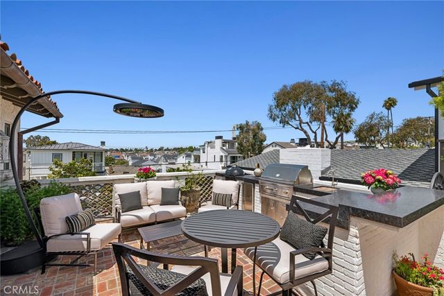 541 Hazel, Corona Del Mar, CA 92625