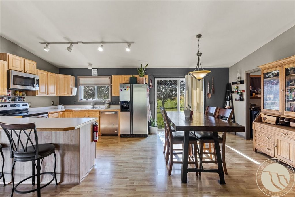 2460 Kens Circle, Worden, MT 59088 photo 5