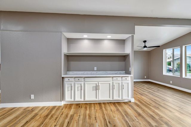 73450 Country Club Drive 10, Palm Desert, CA 92260