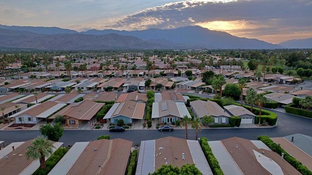 73450 Country Club Drive 10, Palm Desert, CA 92260