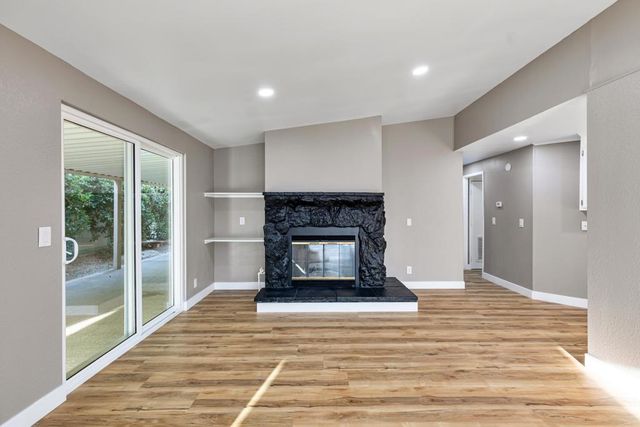 73450 Country Club Drive 10, Palm Desert, CA 92260