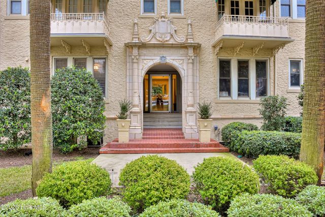 2068 Walton Way 201, Augusta, GA 30904