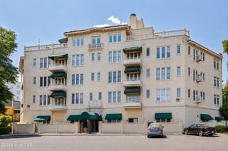 2068 Walton Way 201, Augusta, GA 30904