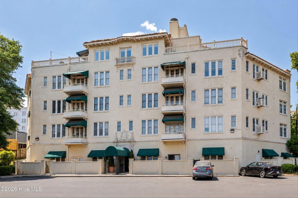 2068 Walton Way 201, Augusta, GA 30904