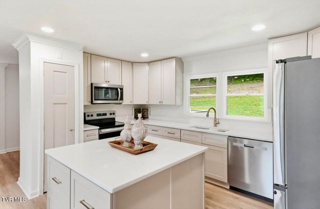 702 May Drive, Jonesborough, TN 37659