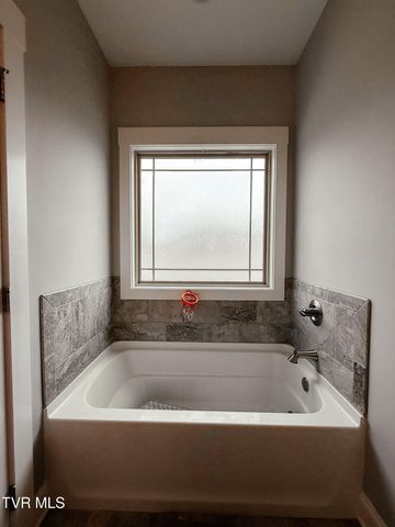 933 Riddle Ridge, Jonesborough, TN 37659