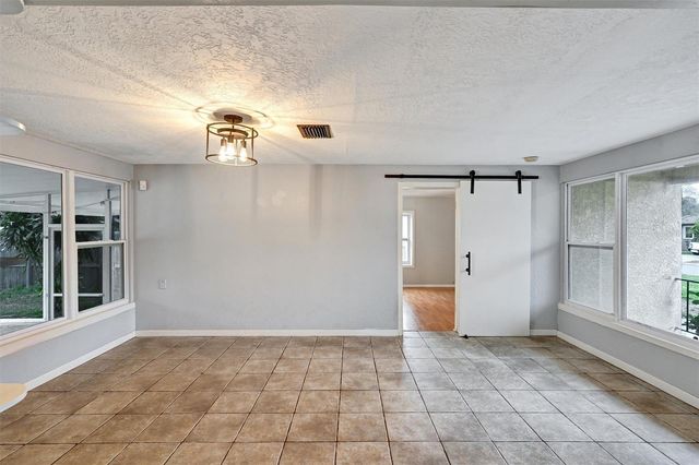 2435 YORK STREET N, St Petersburg, FL 33710