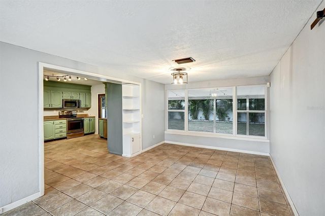 2435 YORK STREET N, St Petersburg, FL 33710