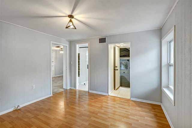 2435 YORK STREET N, St Petersburg, FL 33710