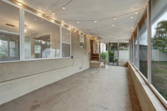 2435 YORK STREET N, St Petersburg, FL 33710