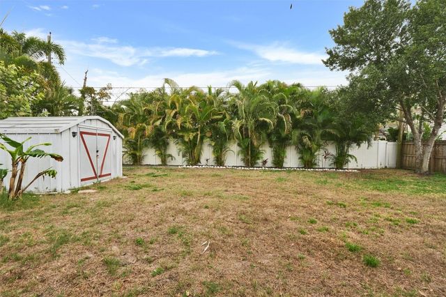 2435 YORK STREET N, St Petersburg, FL 33710