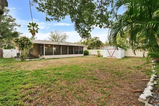 2435 YORK STREET N, St Petersburg, FL 33710