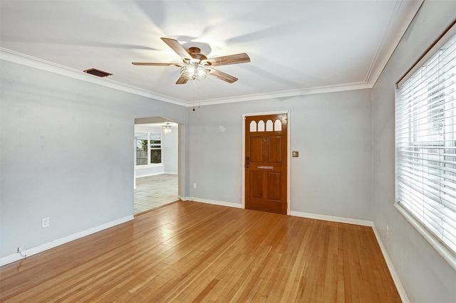 2435 YORK STREET N, St Petersburg, FL 33710