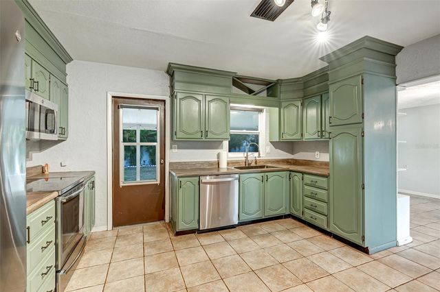 2435 YORK STREET N, St Petersburg, FL 33710