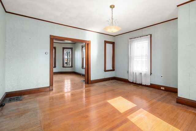 73 Taylor St, Quincy, MA 02170