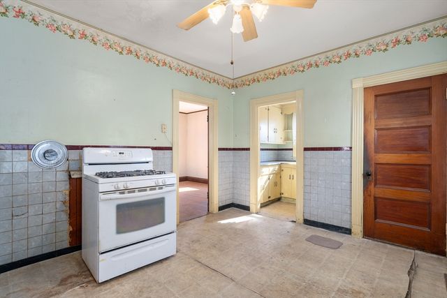 73 Taylor St, Quincy, MA 02170