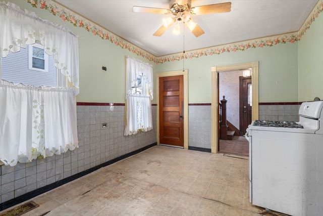 73 Taylor St, Quincy, MA 02170