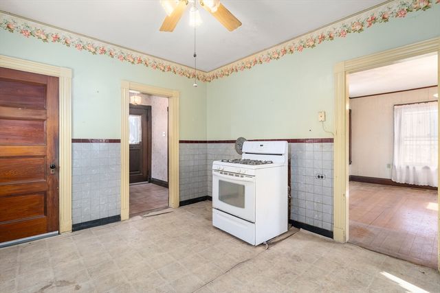 73 Taylor St, Quincy, MA 02170