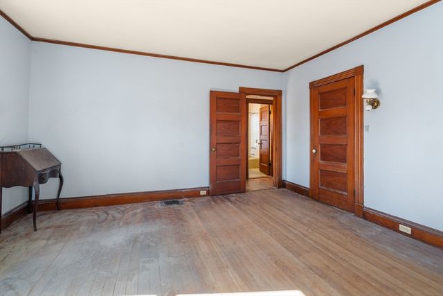 73 Taylor St, Quincy, MA 02170