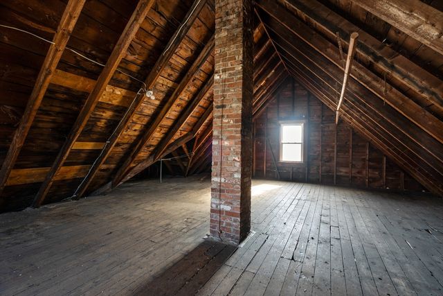 73 Taylor St, Quincy, MA 02170