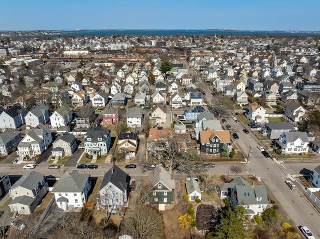 73 Taylor St, Quincy, MA 02170