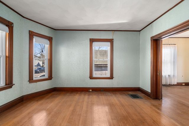 73 Taylor St, Quincy, MA 02170