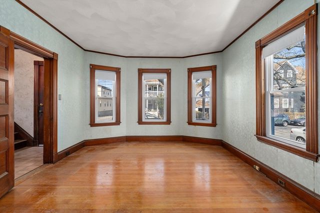 73 Taylor St, Quincy, MA 02170