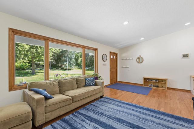 8235 20th Street SE, Buffalo, MN 55313