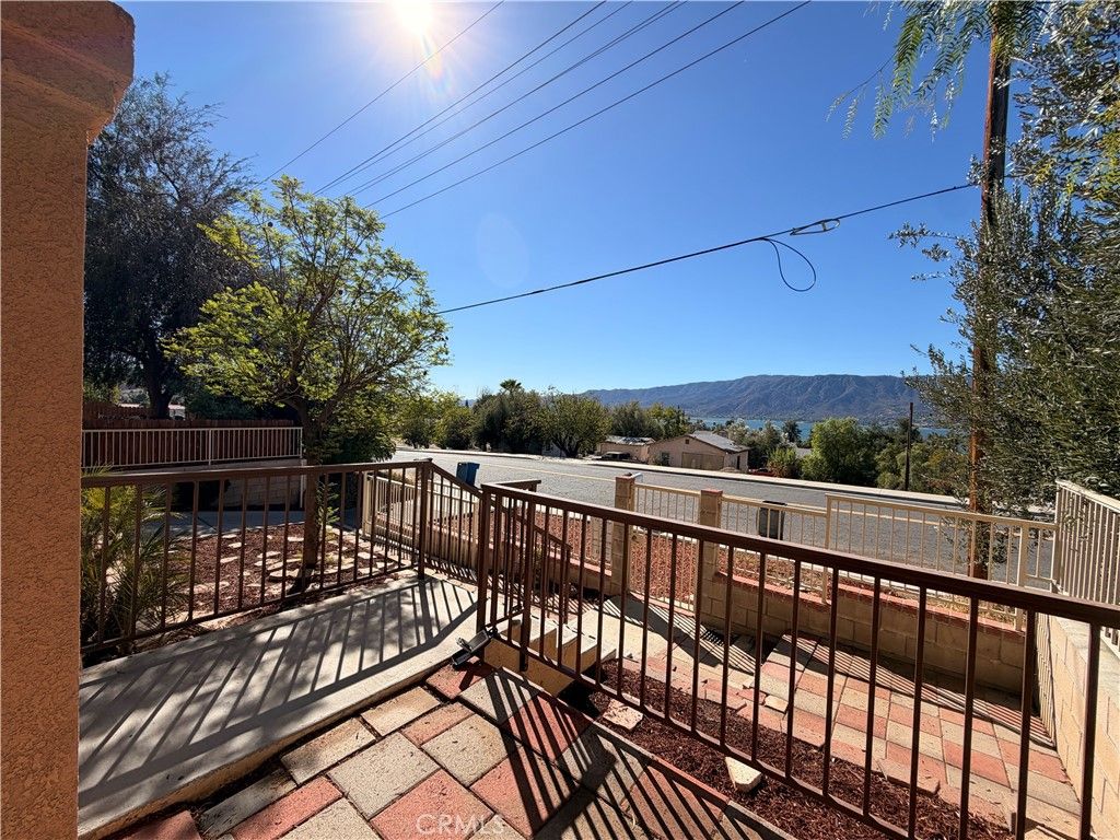 905 W Sumner A & B, Lake Elsinore, CA 92530 — photo 2