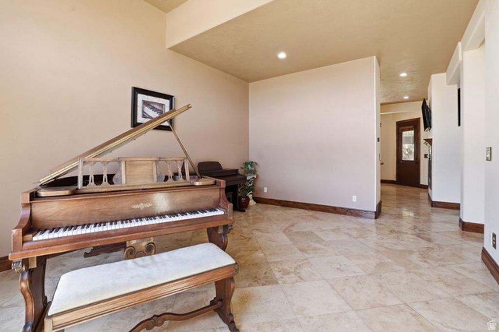 Image 11 of property listing at 486 E 100 N, Tremonton, UT 84337