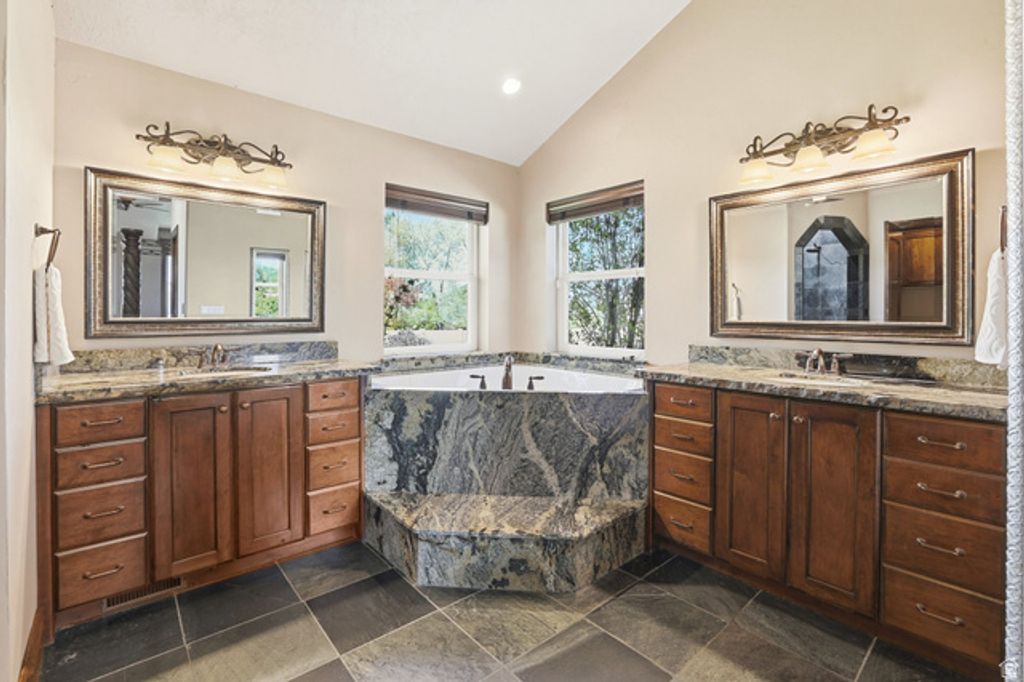 Image 14 of property listing at 486 E 100 N, Tremonton, UT 84337