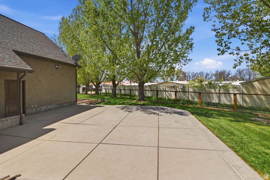 Image 30 of property listing at 486 E 100 N, Tremonton, UT 84337