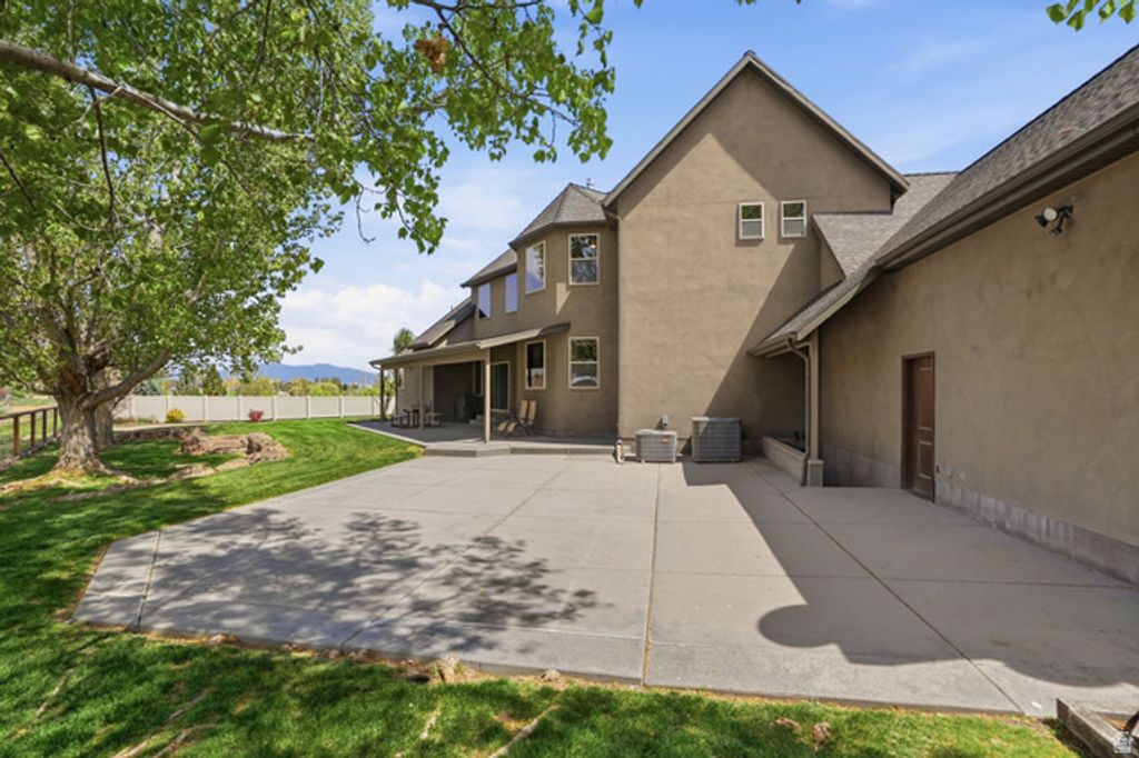 Image 34 of property listing at 486 E 100 N, Tremonton, UT 84337