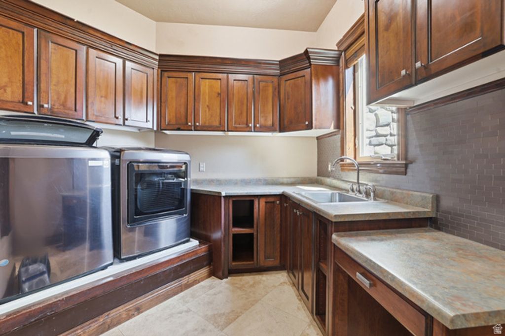 Image 9 of property listing at 486 E 100 N, Tremonton, UT 84337