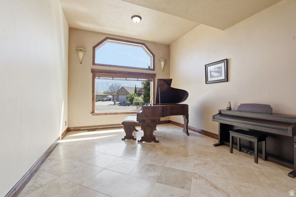 Image 10 of property listing at 486 E 100 N, Tremonton, UT 84337
