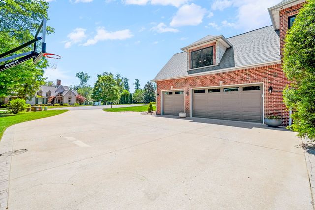 140 Danford Dr, Clarksville, TN 37043