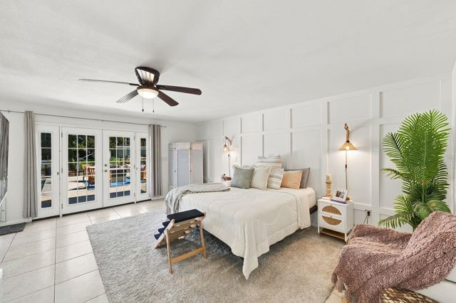 10 Harbor Lane, Kemah, TX 77565