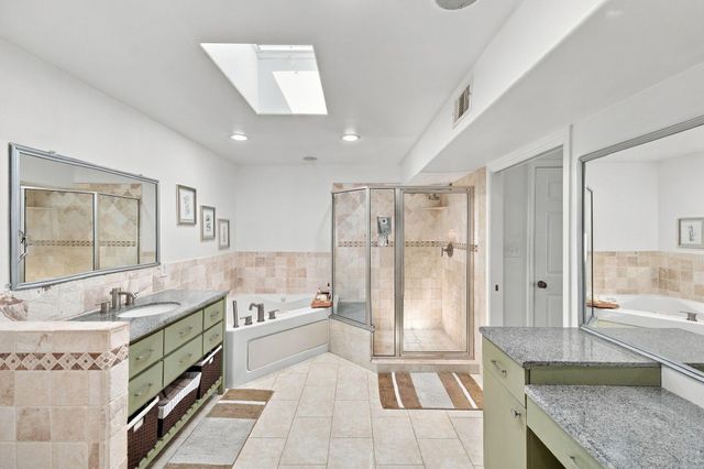 10 Harbor Lane, Kemah, TX 77565