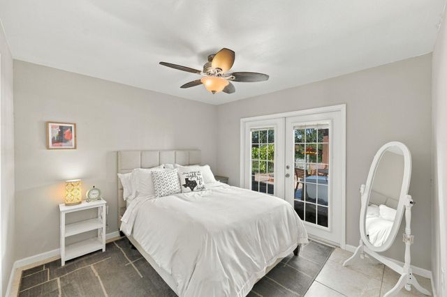 10 Harbor Lane, Kemah, TX 77565