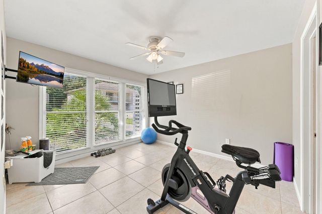 10 Harbor Lane, Kemah, TX 77565