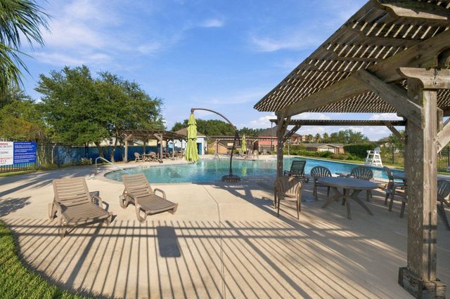 10 Harbor Lane, Kemah, TX 77565