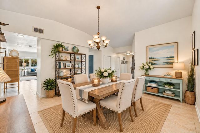 10 Harbor Lane, Kemah, TX 77565