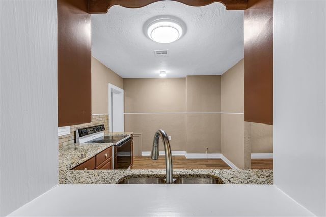 1335 NW Ash Ave, Lawton, OK 73507