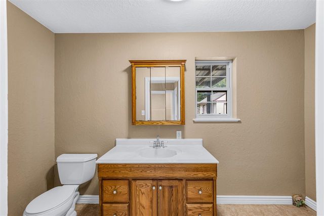 1335 NW Ash Ave, Lawton, OK 73507