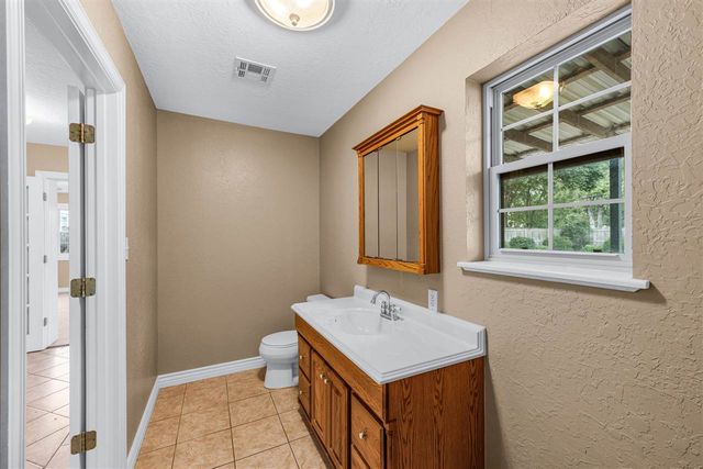 1335 NW Ash Ave, Lawton, OK 73507