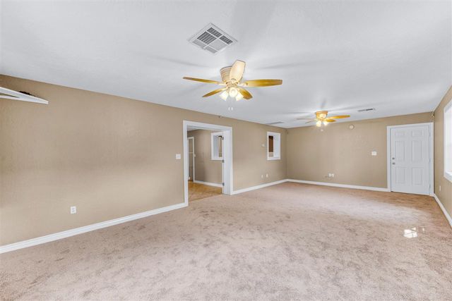 1335 NW Ash Ave, Lawton, OK 73507